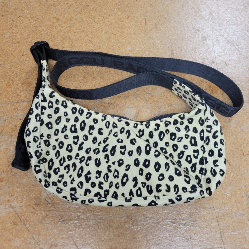 NWT BAGGU HONEY LEOPARD MINI CRESCENT BAG